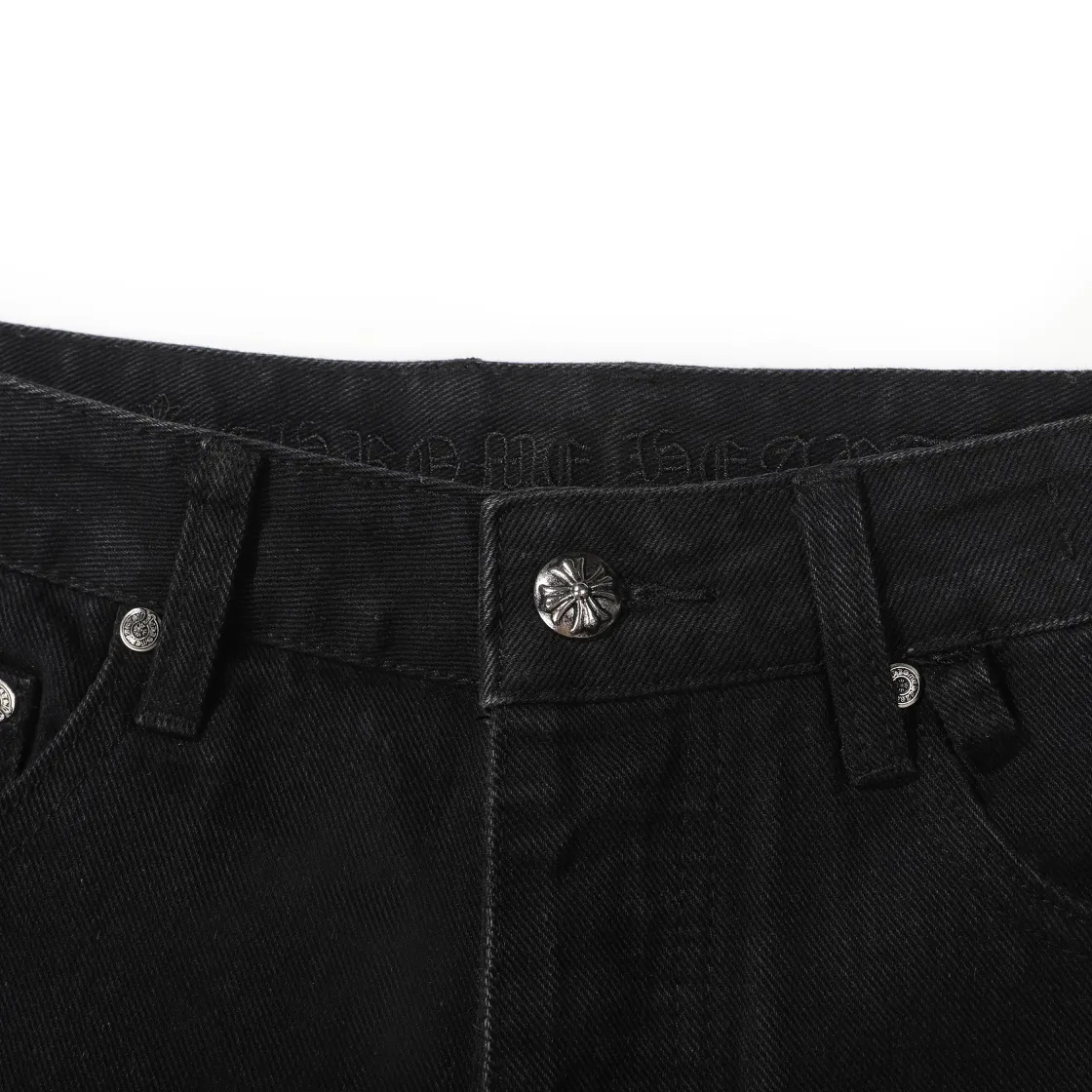 P280 (top version) Chrome hearts new city-limited flame plaid black and pink jeans Chrome hearts city-limited jeans Hardware customization Original development vintage levis American-made 501 black and gray base remake Levi's American-made 501 base imported sheepskin 925 silver remake [Top heavy industry fashion design] Consistently high-street luxury style. Speaking of this style, the Zangyin family and GU family are definitely the leading representative brands. Especially the Zangyin family has really achieved a state-of-the-art effect in creating high-street style. The unique washed material is used to create this style. The color system is already quite eye-catching. After it is decorated with patchwork cross flowers, it cleverly highlights the charm of the brand. Secondly, this style uses classic The high-waist cutting design highlights the long legs and fashionable temperament of the upper body. The brand is highly recognizable and the slim fit configuration is more suitable for daily wear. It is a product that interprets personality, fashion, and specifications at a glance. This single product is enough to make any fan excited. It can be a white T-shirt for a youthful college style, or a tight suspender for a royal style. It has strong matching ability and can be easily controlled by men.  [Materials and craftsmanship] Needless to say, this point goes without saying. As an excellent craftsman brand, Zangyin’s requirements for details and craftsmanship are really perfect. The washed color of this model has gone through so many processes, not to mention the embellishment of denim appliques. It is also purely hand-made and sewn. Just like what they believe in, only hand-made things have soul and have the meaning of wear. A top-notch heavy-duty fashionable denim item, I look forward to your perfect interpretation! !  Color: Black Size: S M L XL